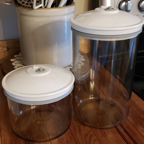 SOLD!! FoodSaver Containers - Picture 7 of 8